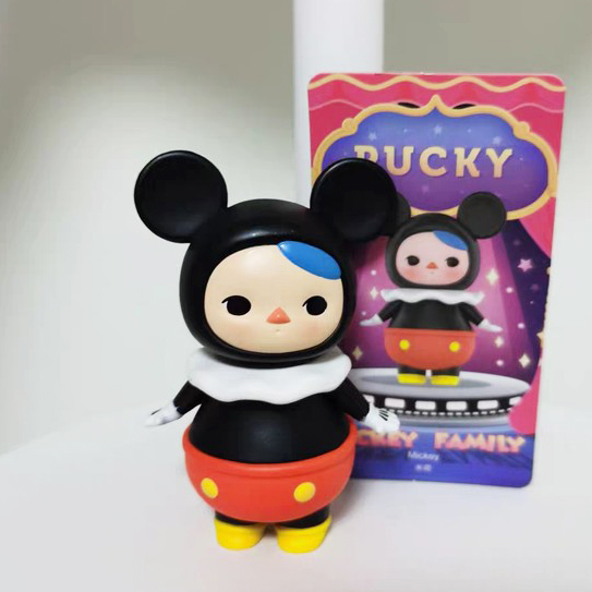 mickey pucky